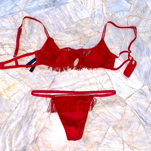 VS RED VERY SEXY Fringe Open Quarter Cup Bra Small & Thong Panty Small - Picture 1 of 14